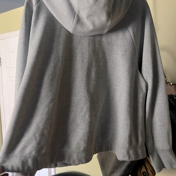 Nike Tech zip up size 1X.. grey oversized .. worn once!!! Purchased brand new - Picture 3 of 4